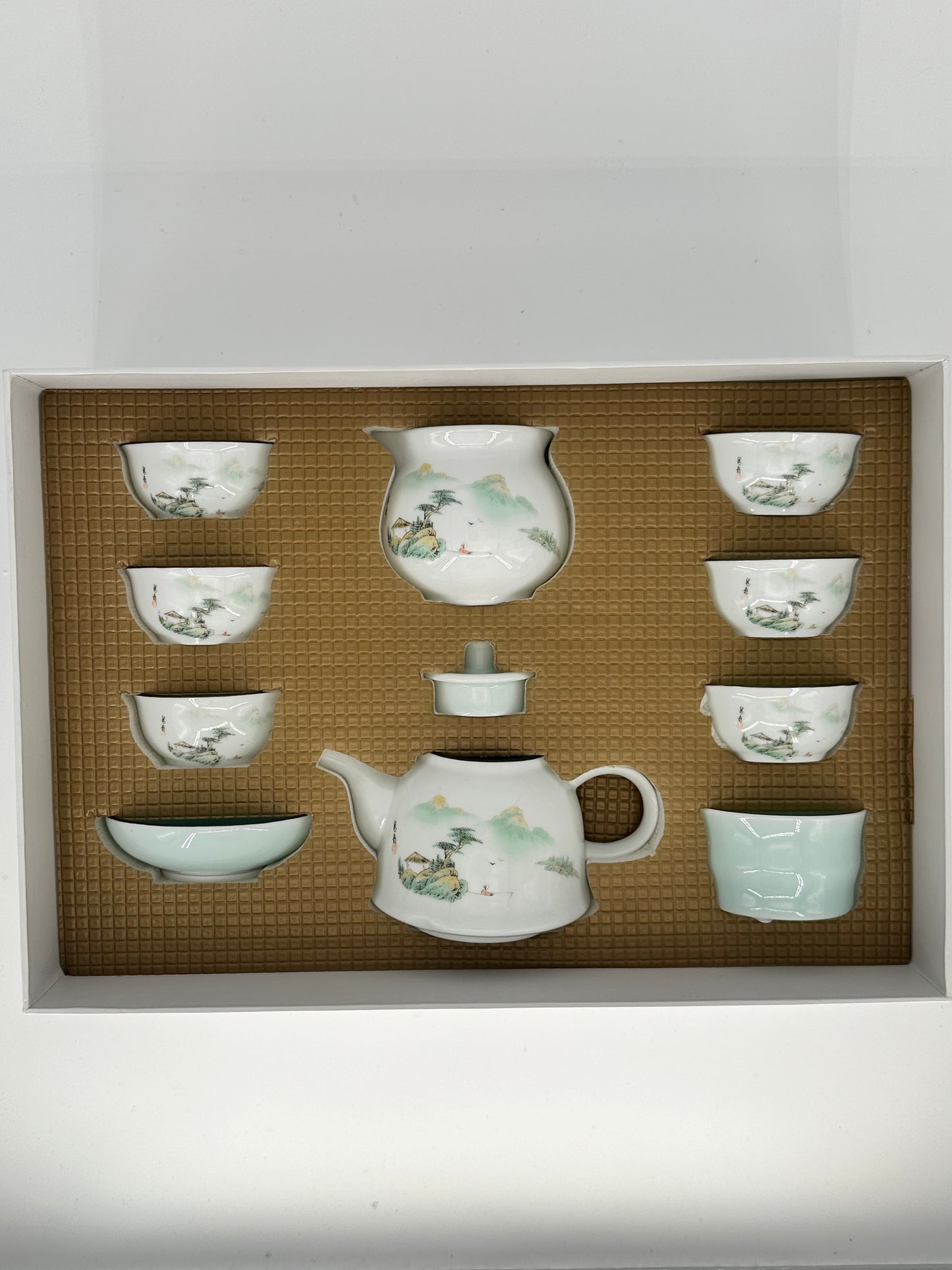 Jade Tree & Mountain 10 pieces Porcelain Tea Set