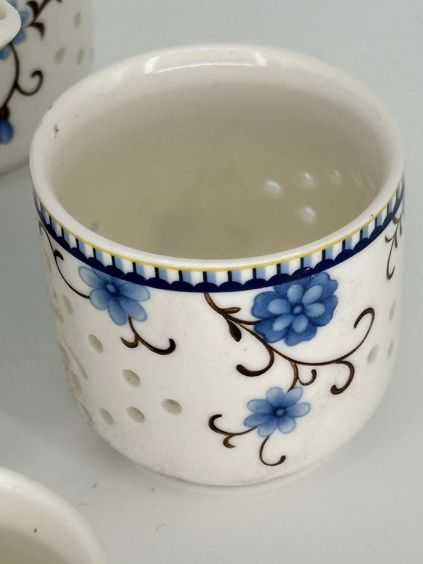 Dotted Blue Flowers Porcelain 8 Pieces Tea Set