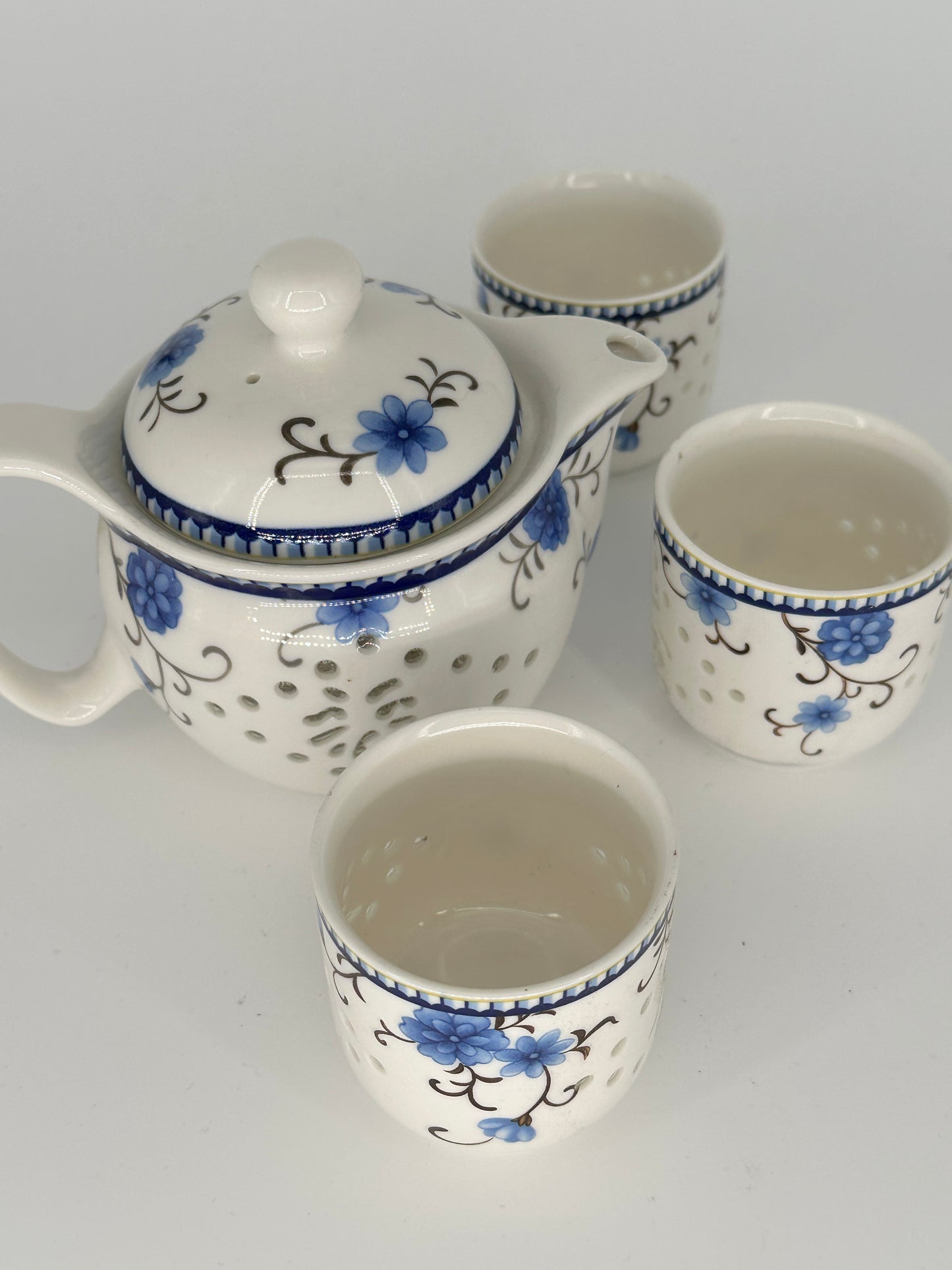 Dotted Blue Flowers Porcelain 8 Pieces Tea Set